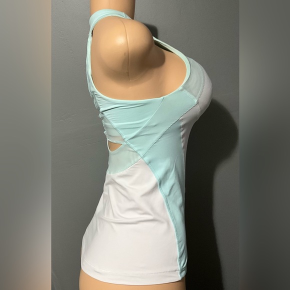 LULULEMON  WOMENS SIZE 4 WHITE + AQUA HALTER TANK TOP. - Picture 3 of 14